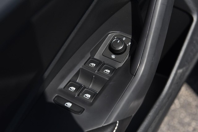 Volkswagen Jetta Vehicle Image 08