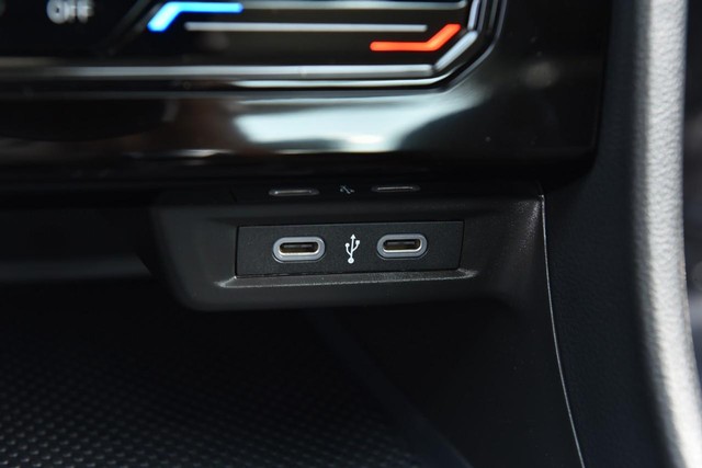 Volkswagen Jetta Vehicle Image 16