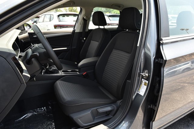 Volkswagen Jetta Vehicle Image 19