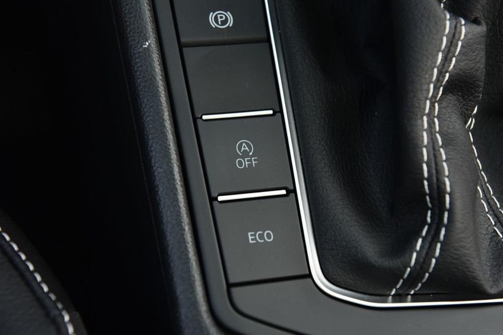 Volkswagen Jetta Vehicle Full-screen Gallery Image 18