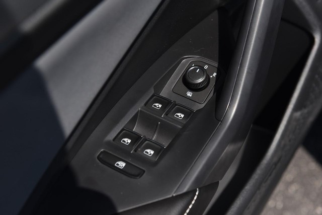 Volkswagen Jetta Vehicle Image 08