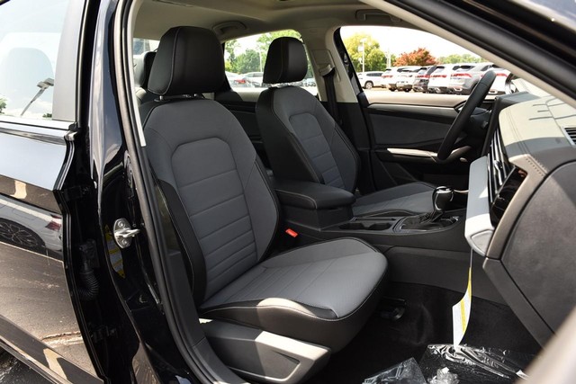 Volkswagen Jetta Vehicle Image 21