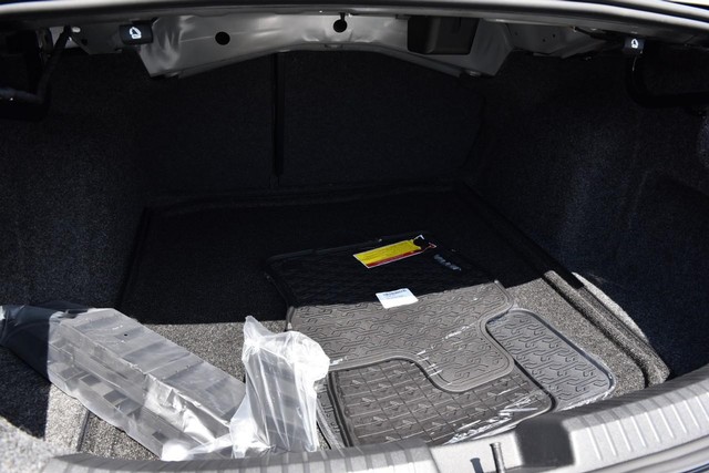 Volkswagen Jetta Vehicle Image 24
