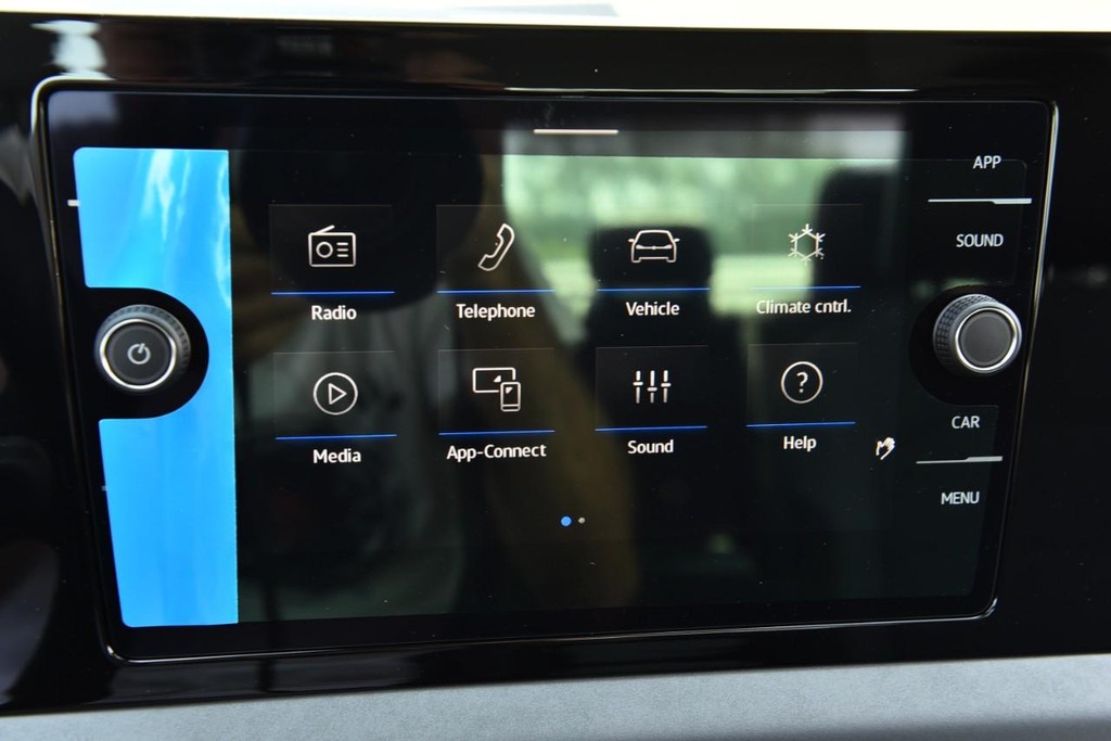 Volkswagen Jetta Vehicle Full-screen Gallery Image 14