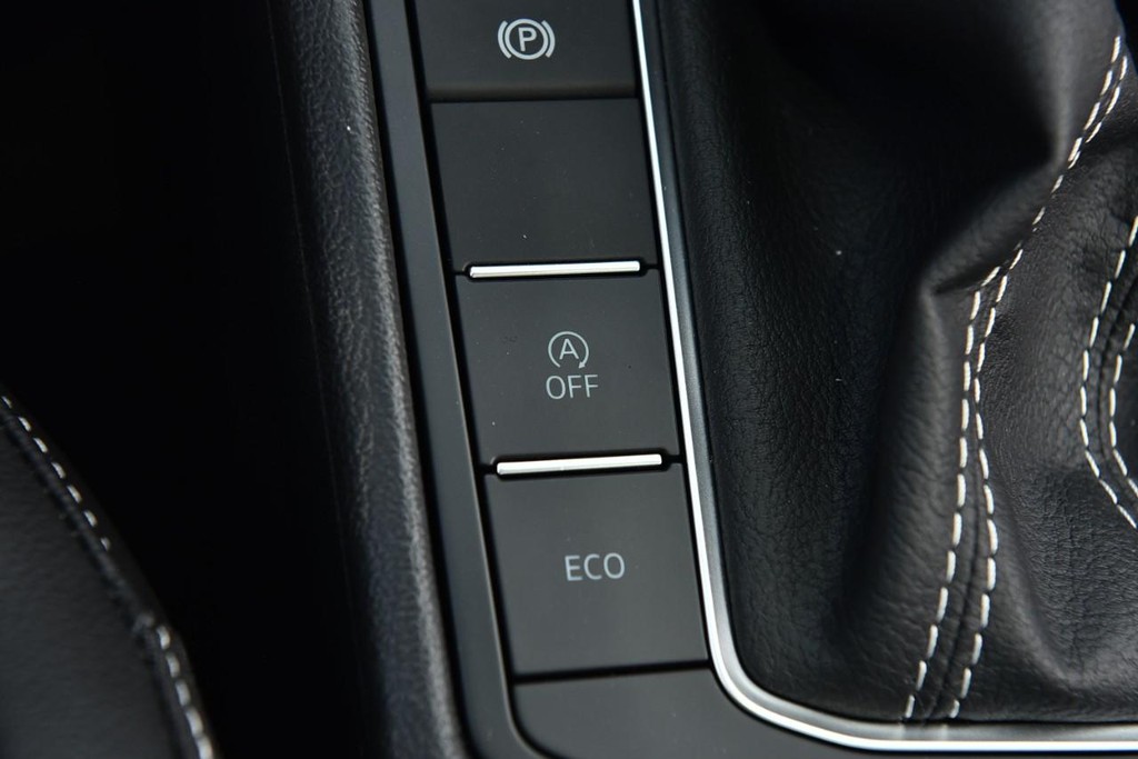 Volkswagen Jetta Vehicle Full-screen Gallery Image 18