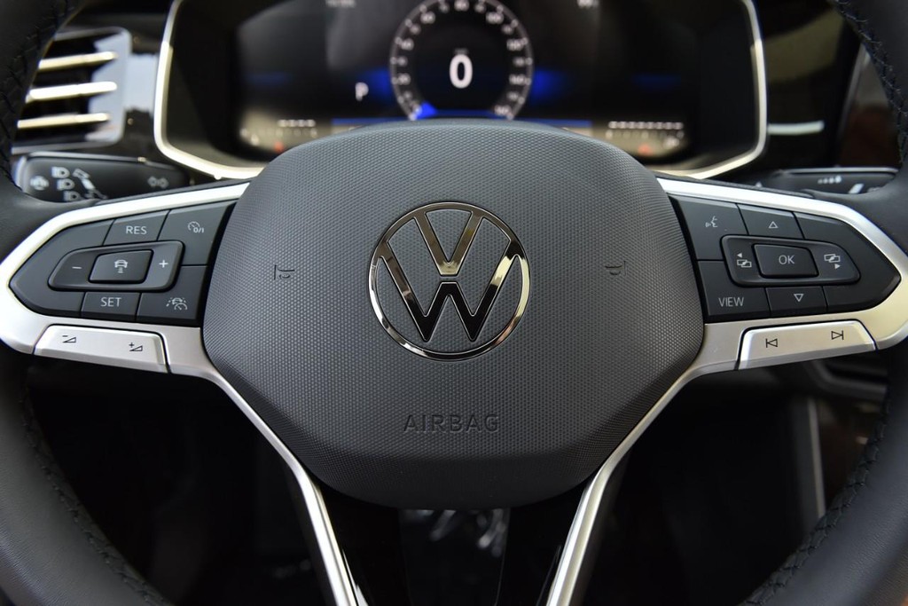 Volkswagen Jetta Vehicle Full-screen Gallery Image 19