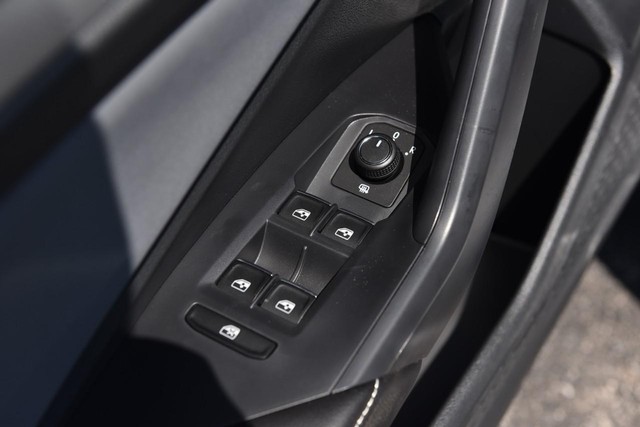 Volkswagen Jetta Vehicle Image 08