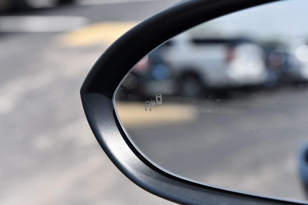Volkswagen Jetta Vehicle Full-screen Gallery Image 10