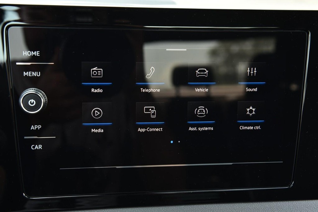 Volkswagen Jetta Vehicle Full-screen Gallery Image 14