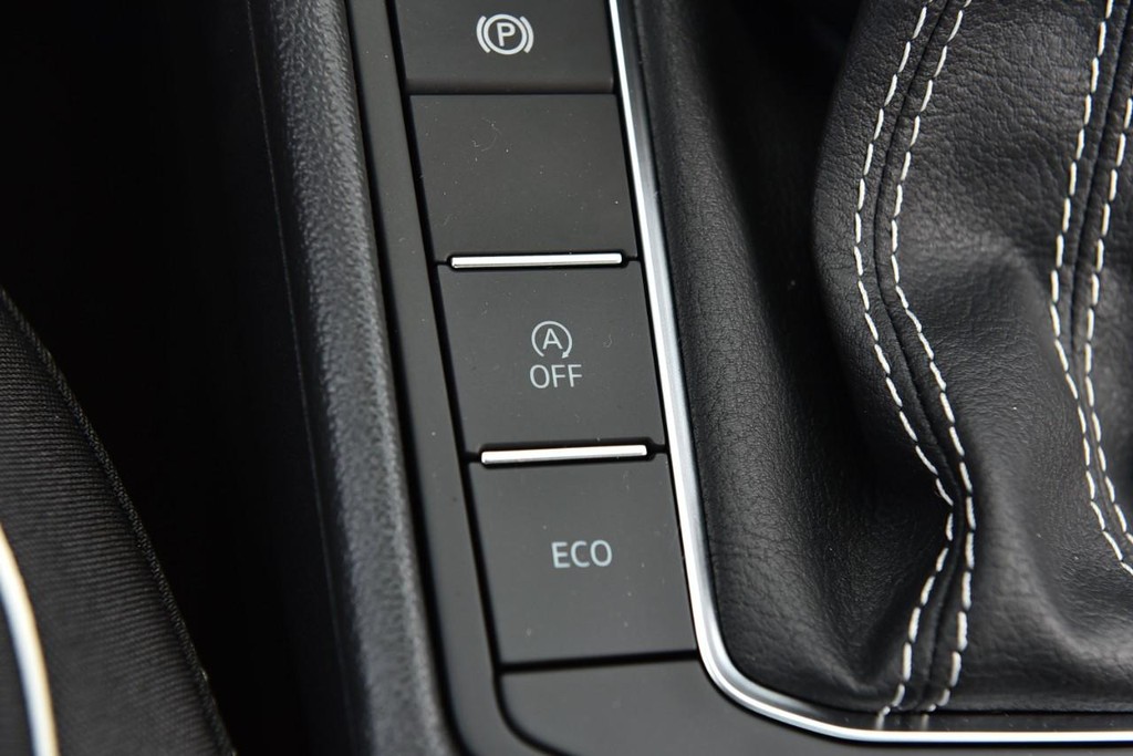 Volkswagen Jetta Vehicle Full-screen Gallery Image 17