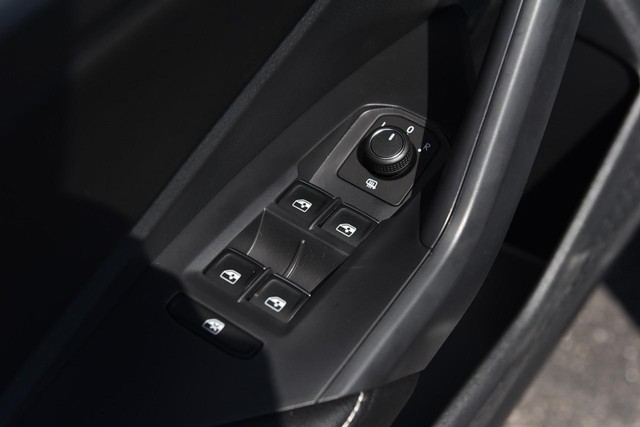 Volkswagen Jetta Vehicle Image 08