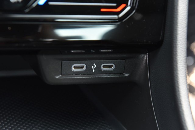 Volkswagen Jetta Vehicle Image 16
