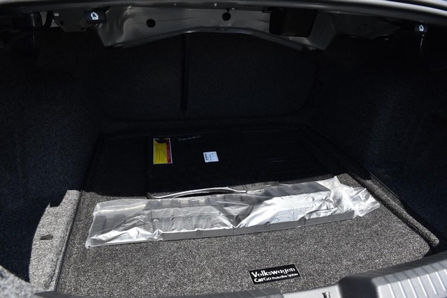 Volkswagen Jetta Vehicle Image 22