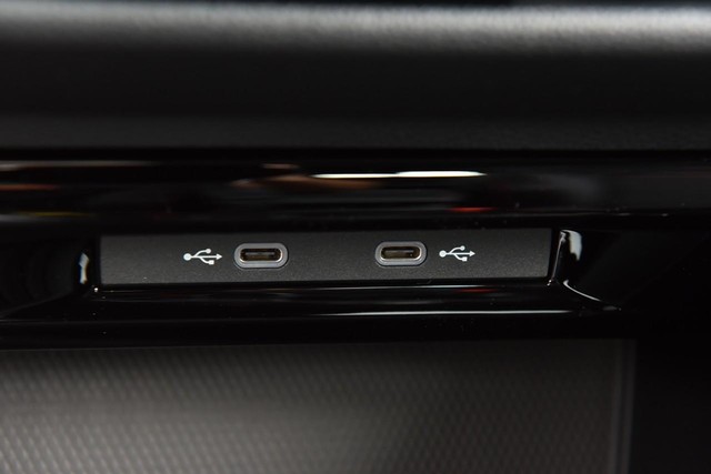 Volkswagen Golf GTI Vehicle Image 16