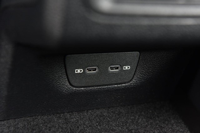 Volkswagen Golf GTI Vehicle Image 24