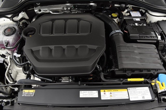 Volkswagen Golf GTI Vehicle Image 26