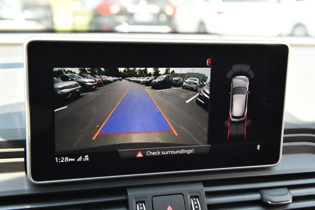 Audi Q5 Vehicle Image 14