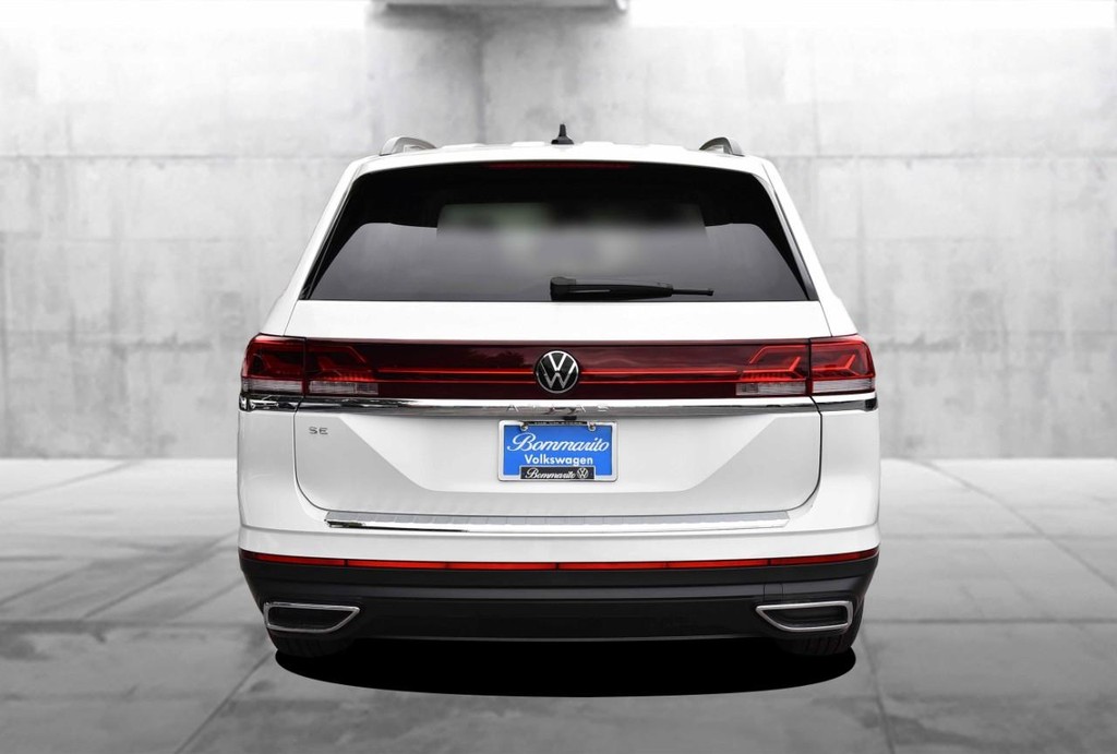 Volkswagen Atlas Vehicle Full-screen Gallery Image 6