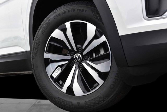 Volkswagen Atlas Vehicle Image 03
