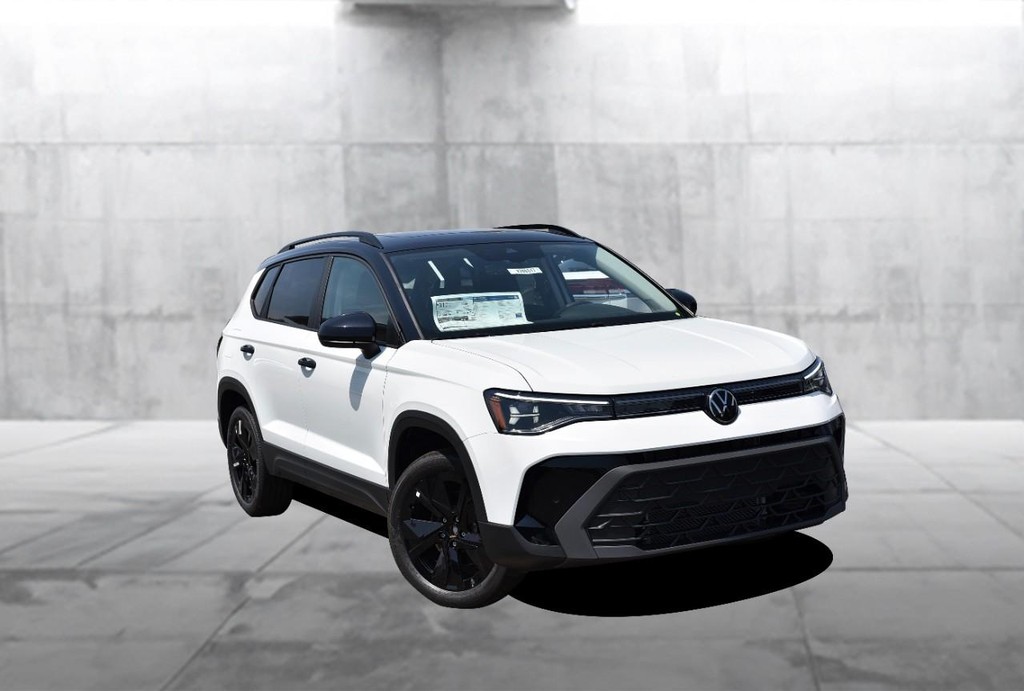 Volkswagen Taos Vehicle Full-screen Gallery Image 2