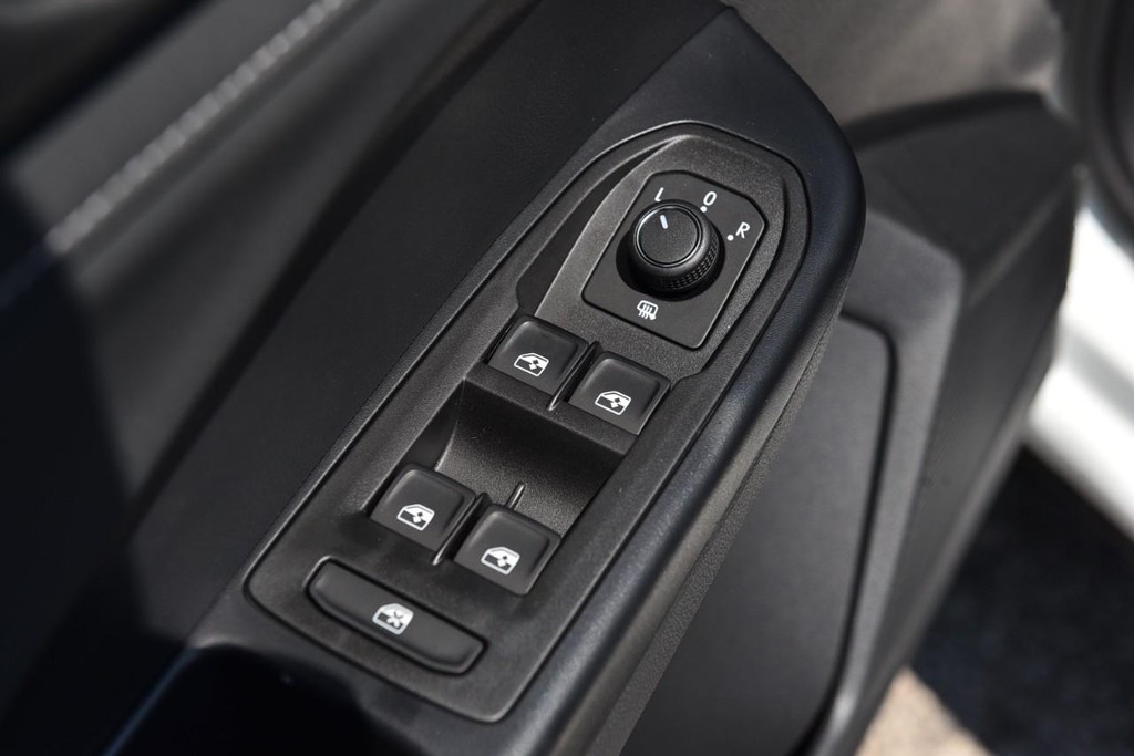 Volkswagen Taos Vehicle Full-screen Gallery Image 8