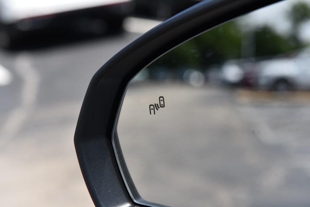 Volkswagen Taos Vehicle Full-screen Gallery Image 9