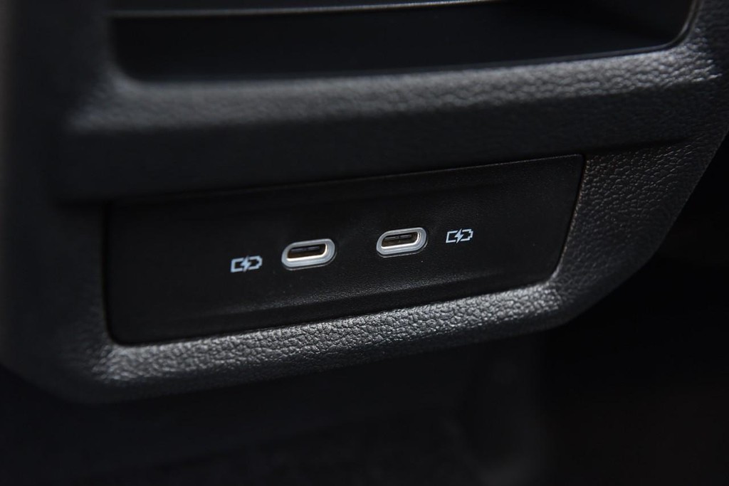 Volkswagen Taos Vehicle Full-screen Gallery Image 23