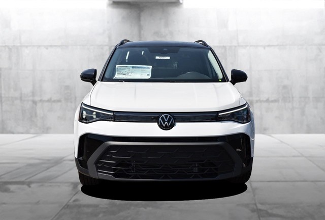 Volkswagen Taos Vehicle Image 04