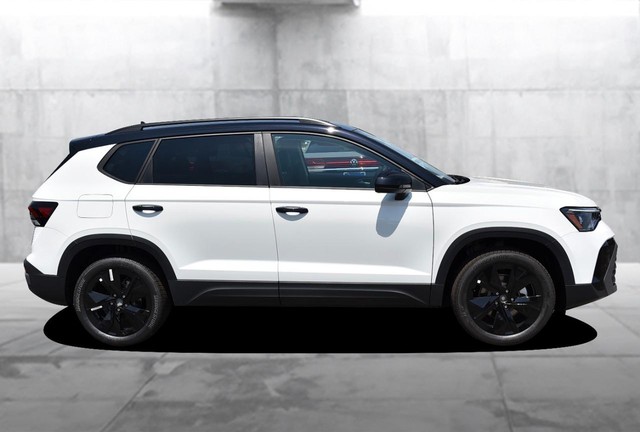 Volkswagen Taos Vehicle Image 05