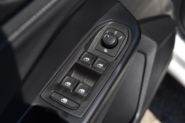 Volkswagen Taos Vehicle Image 08