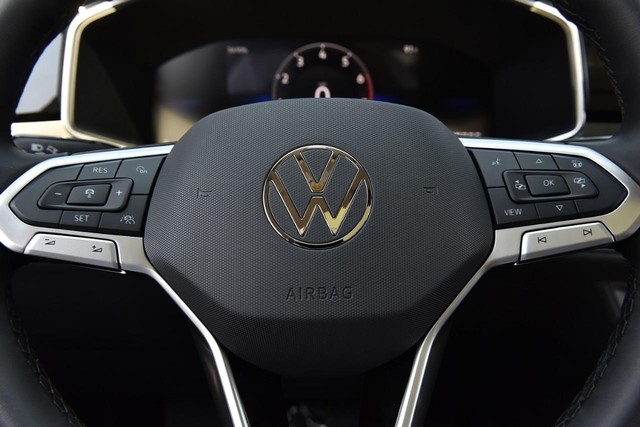 Volkswagen Taos Vehicle Image 17
