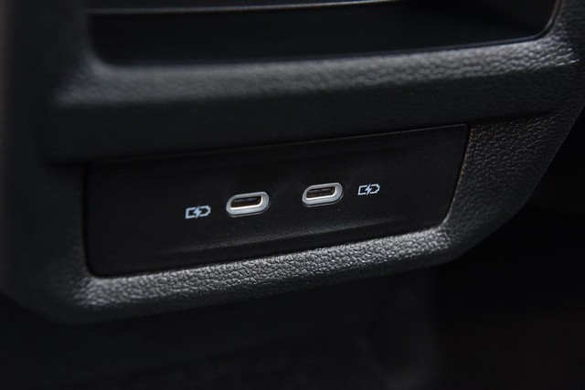 Volkswagen Taos Vehicle Image 23