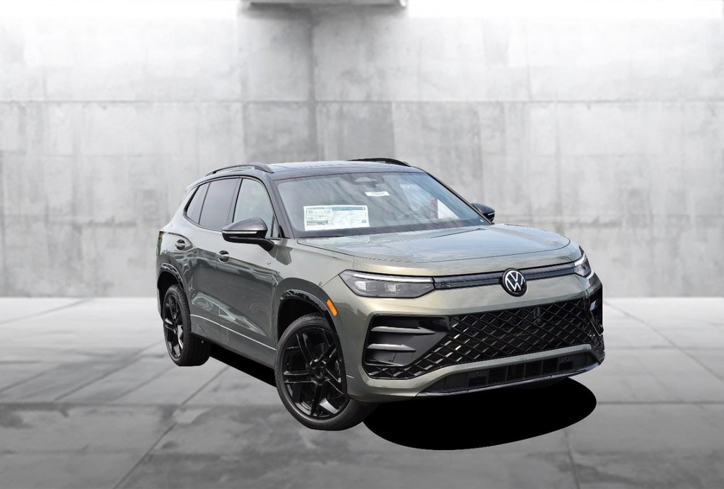 Volkswagen Tiguan Vehicle Full-screen Gallery Image 2