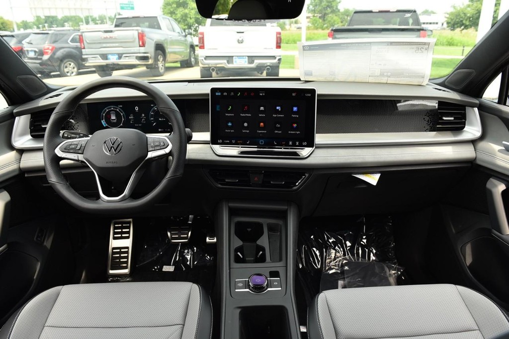 Volkswagen Tiguan Vehicle Full-screen Gallery Image 7