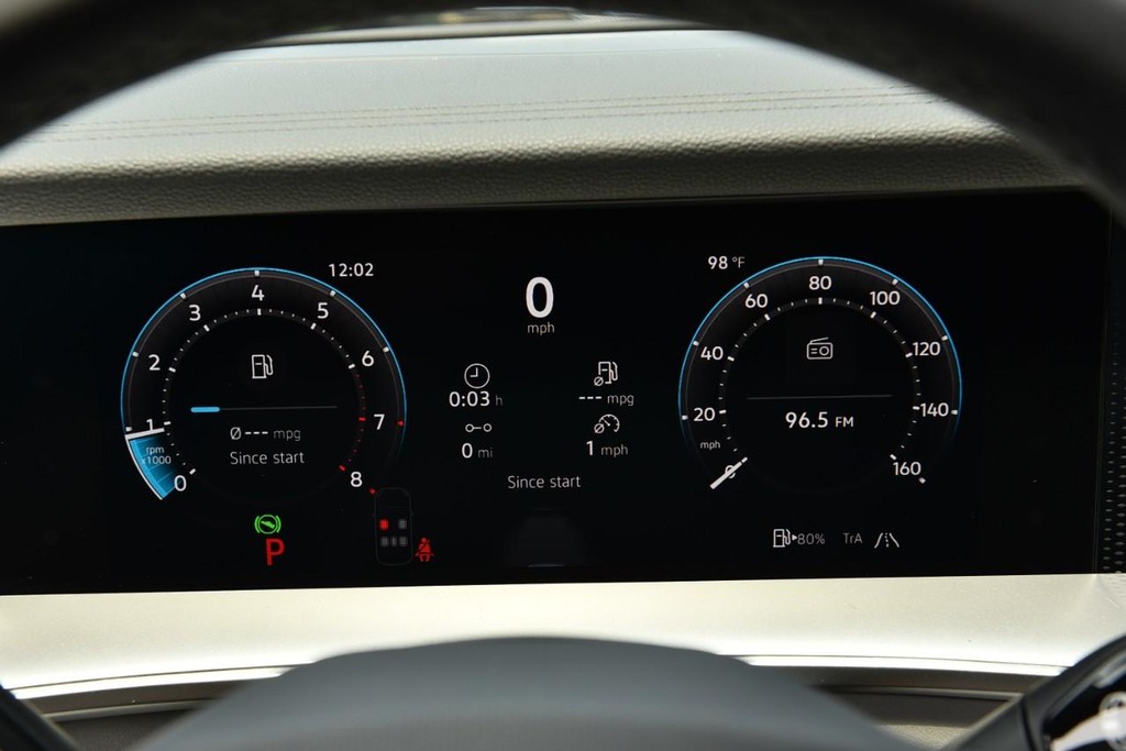 Volkswagen Tiguan Vehicle Full-screen Gallery Image 12