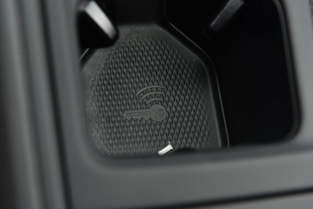Volkswagen Tiguan Vehicle Full-screen Gallery Image 16