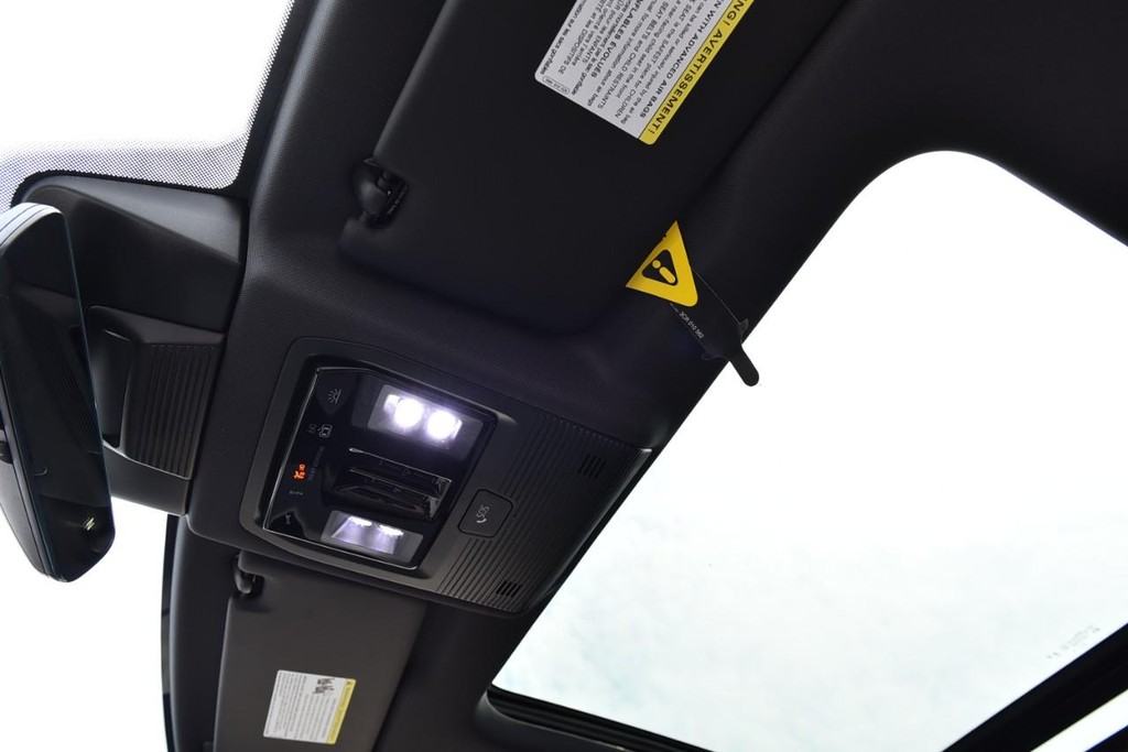 Volkswagen Tiguan Vehicle Full-screen Gallery Image 21