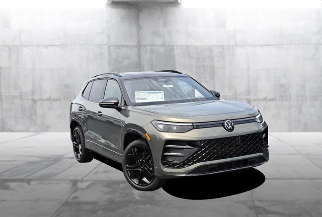 Volkswagen Tiguan Vehicle Image 02