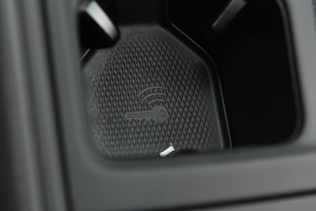 Volkswagen Tiguan Vehicle Image 16
