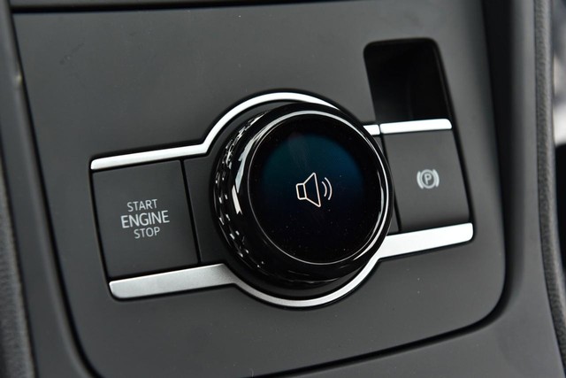 Volkswagen Tiguan Vehicle Image 17