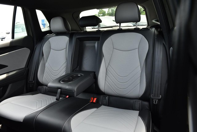 Volkswagen Tiguan Vehicle Image 22