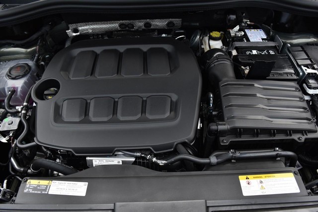 Volkswagen Tiguan Vehicle Image 25