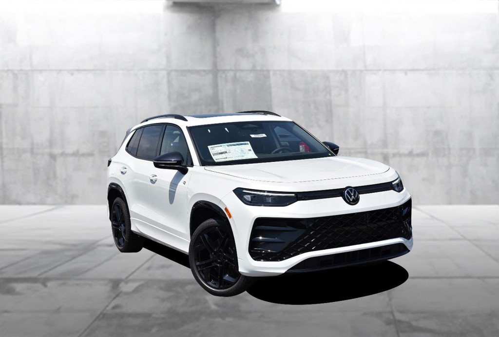 Volkswagen Tiguan Vehicle Full-screen Gallery Image 2