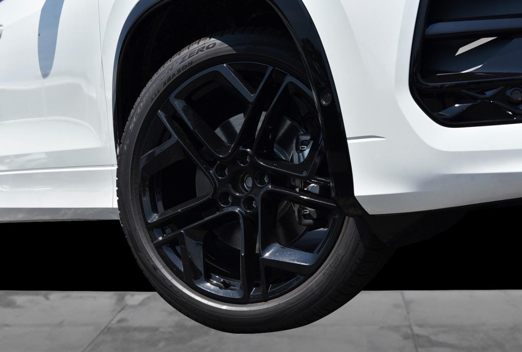 Volkswagen Tiguan Vehicle Full-screen Gallery Image 3