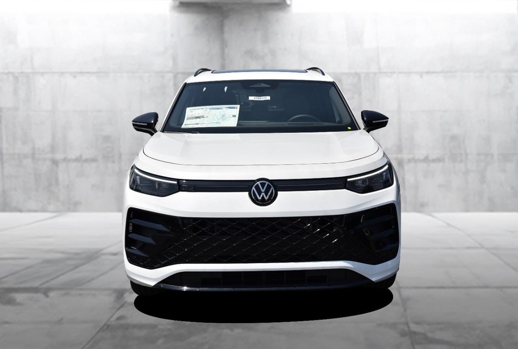 Volkswagen Tiguan Vehicle Full-screen Gallery Image 4