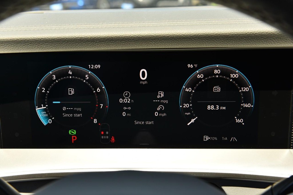 Volkswagen Tiguan Vehicle Full-screen Gallery Image 12