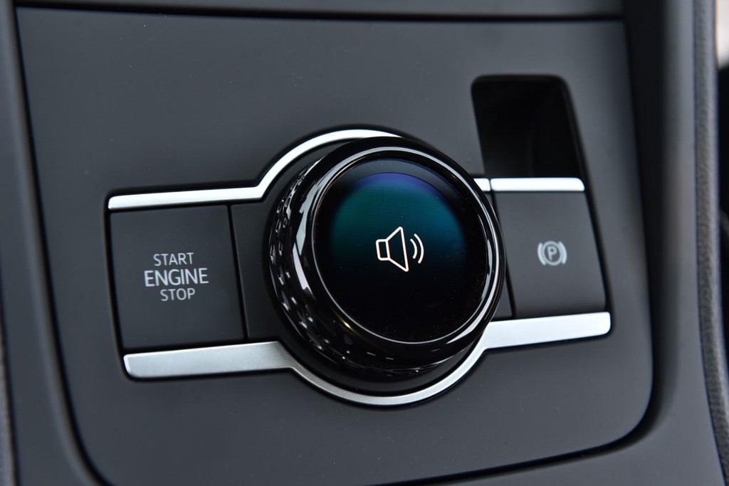 Volkswagen Tiguan Vehicle Full-screen Gallery Image 17