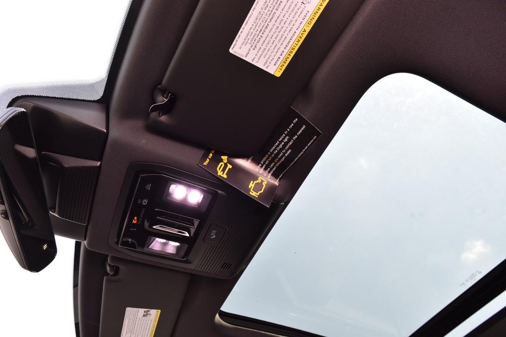 Volkswagen Tiguan Vehicle Full-screen Gallery Image 21