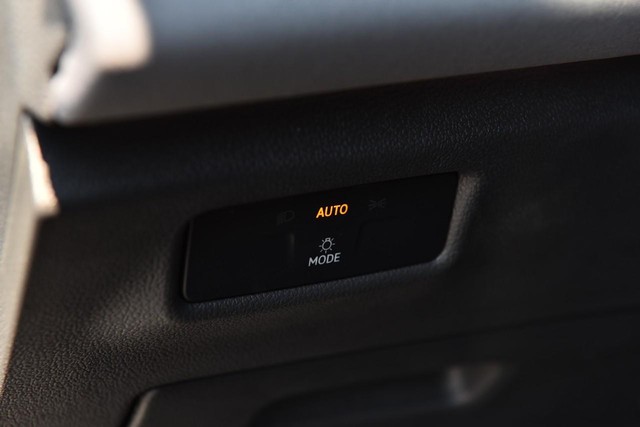 Volkswagen Tiguan Vehicle Image 11