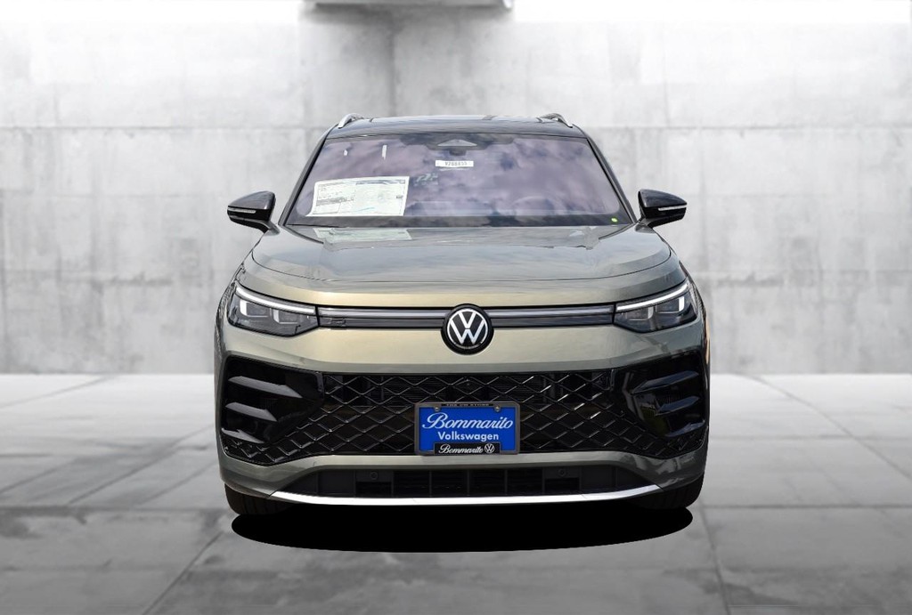 Volkswagen Tiguan Vehicle Full-screen Gallery Image 4